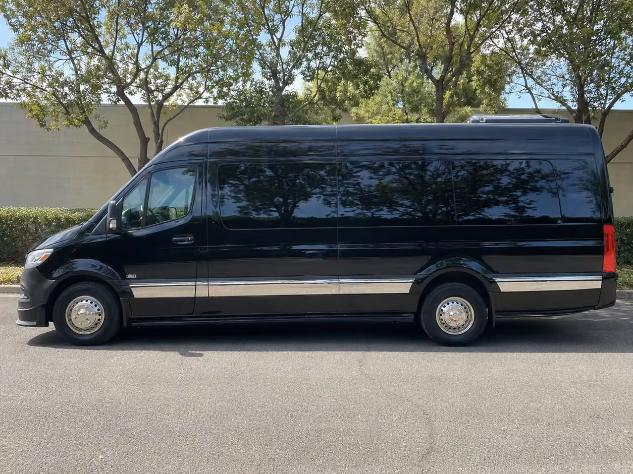 14 passenger sprinter limousine